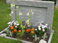  Sören Jonsson, * 1913 ┼ 1996
Hustrun Elsa, * 1913 ┼ 1995