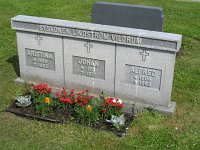  Syskonen Lindström vilorum: Kristina 1899-1962, Johan 1901-1972 och Alfred 1904-1983.