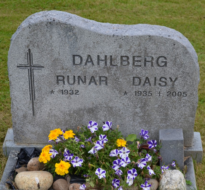 gravstenar_bredtrask_bre_runar_dahlberg.jpg