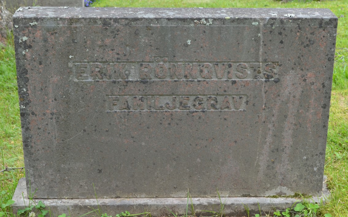 gravstenar_dorotea-risbaumlck_ris_erik_roumlnnqvist_familjegrav.jpg