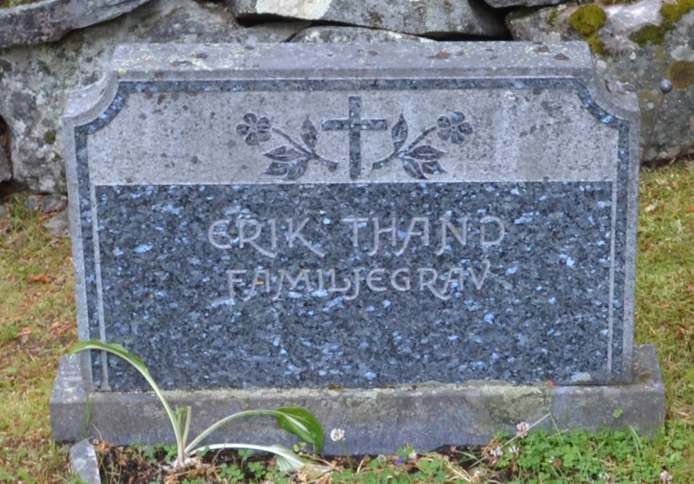 gravstenar_dorotea-risbaumlck_ris_erik_thand_familjegrav.jpg