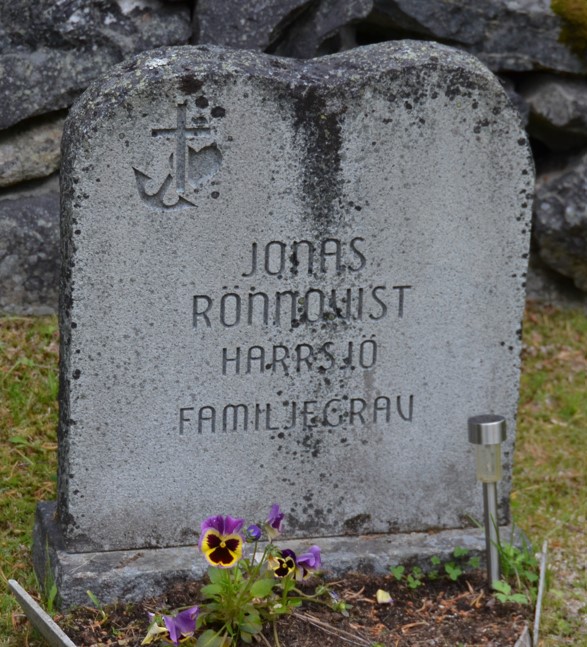 gravstenar_dorotea-risbaumlck_ris_jonas_roumlnnqvist.jpg