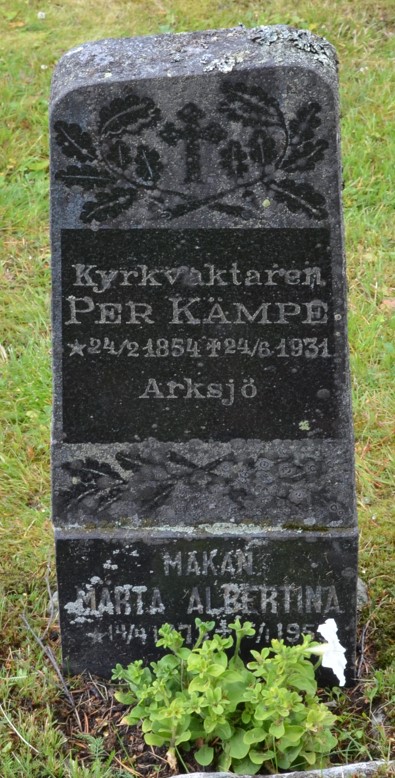 gravstenar_dorotea-risbaumlck_ris_per_kaumlmpe.jpg