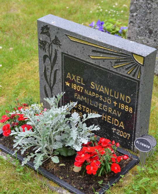 gravstenar_dorotea_dor_axel_svanlund.jpg