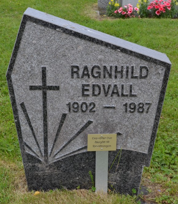 gravstenar_dorotea_dor_ragnhild_edvall.jpg