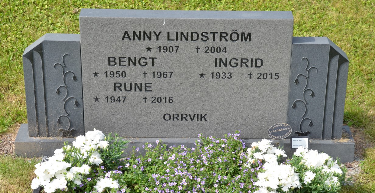 gravstenar_naumltra_nat_anny_lindstroumlm.jpg