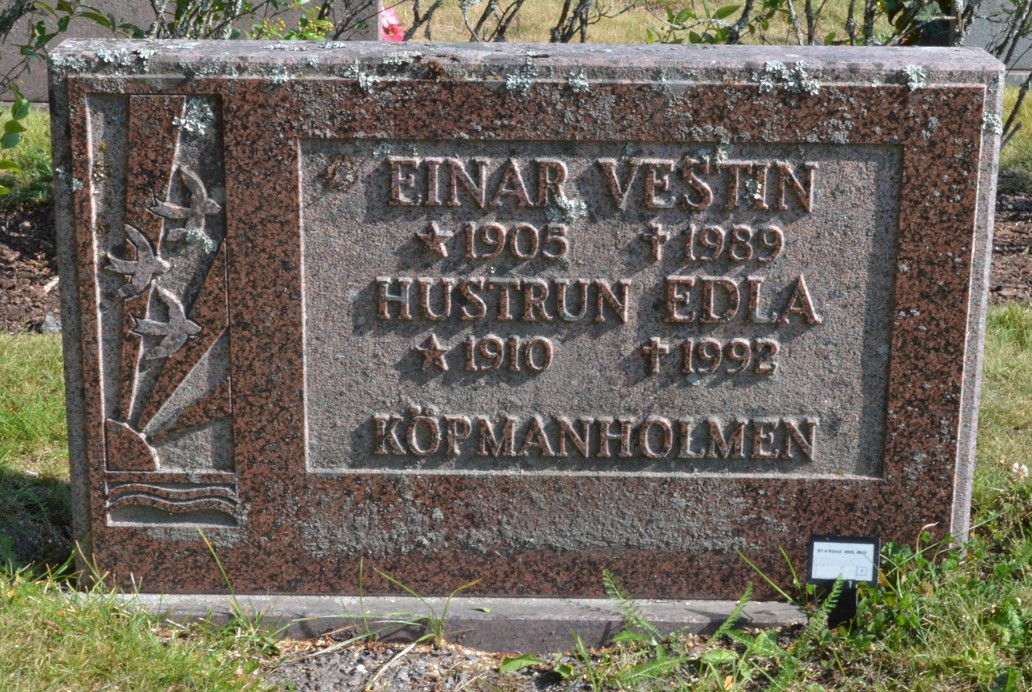 gravstenar_naumltra_nat_einar_westin.jpg