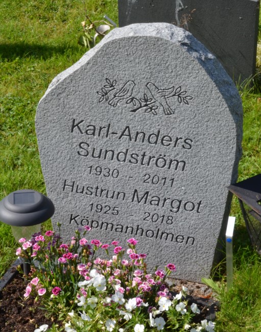 gravstenar_naumltra_nat_karl_anders_sundstroumlm.jpg