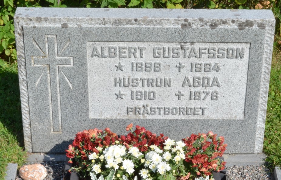 gravstenar_sjaumllevad_sja_albert_gustafsson.jpg