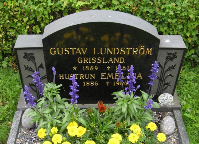 gravstenar_sjaumllevad_sja_gustav_lundstroumlm.jpg