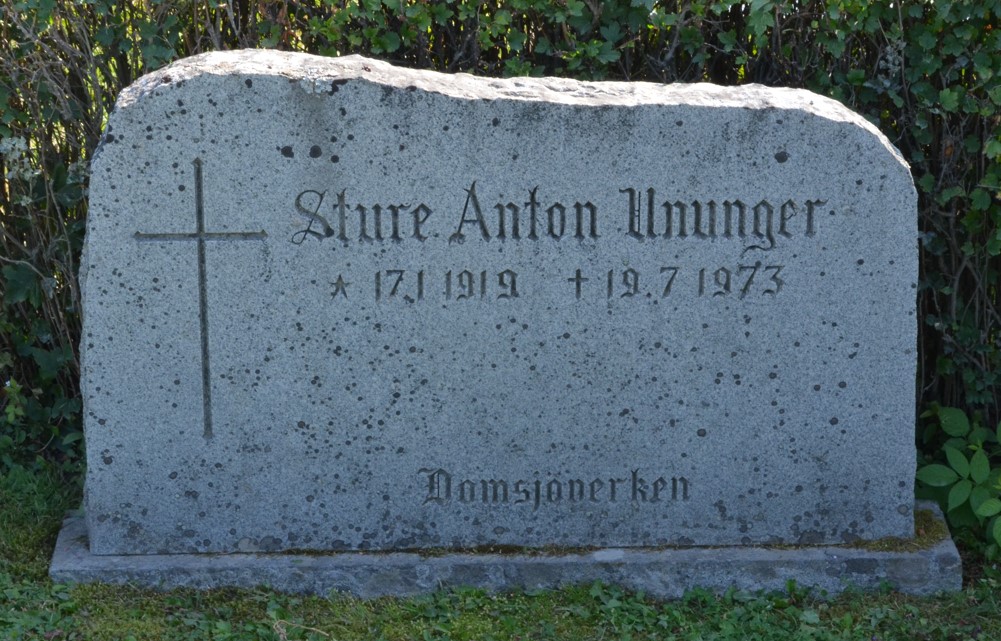 gravstenar_sjaumllevad_sja_sture_anton_ununger.jpg