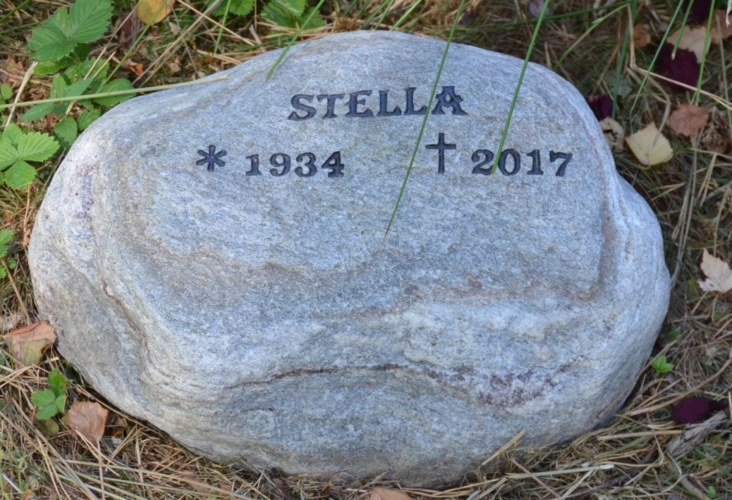 gravstenar_trollhattan_tro_stella_westhall.jpg